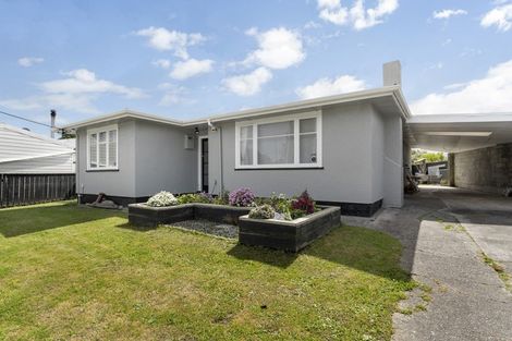 Photo of property in 16 Totara Street, Otaki, 5512