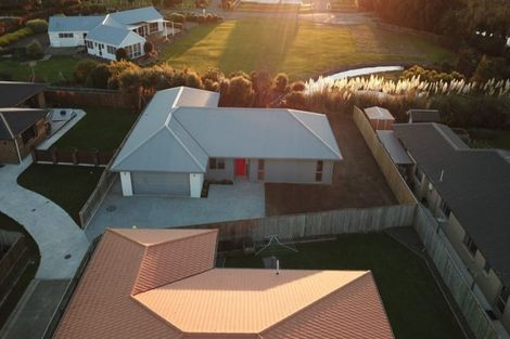 Photo of property in 25 Barry Curtis Place, Levin, 5510