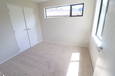 Photo of property in 6c St Catherine Crescent, West Harbour, Auckland, 0618