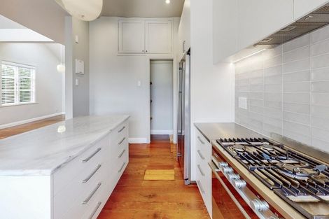 Photo of property in 19 Scarborough Terrace, Mount Victoria, Wellington, 6011