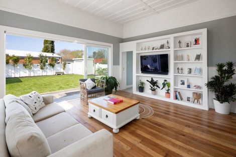 Photo of property in 114 Victoria Street, Cambridge, 3434