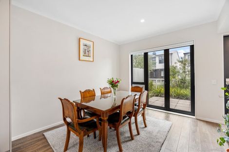 Photo of property in 28 Komanawa Lane, Mount Wellington, Auckland, 1062