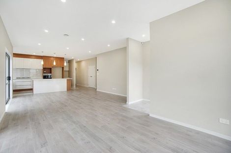 Photo of property in 2 Kakabeak Way, Takanini, 2110