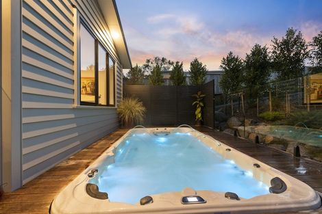 Photo of property in 6b Pounamu Avenue, Greenhithe, Auckland, 0632