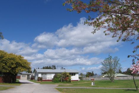 Photo of property in 37 Arthur Crescent, Hilltop, Taupo, 3330