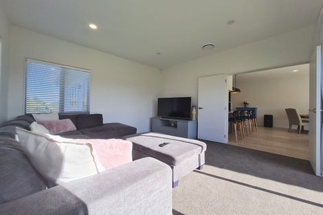 Photo of property in 168 Arran Point Parade, Orewa, 0931