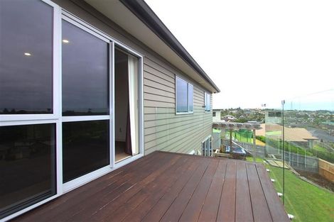 Photo of property in 8 Henriette Place, The Gardens, Auckland, 2105