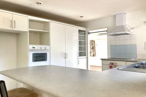 Photo of property in 30 Vintage Drive, Henderson, Auckland, 0612