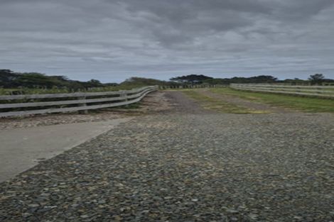 Photo of property in 47 Codlin Road, Waiuku, 2683