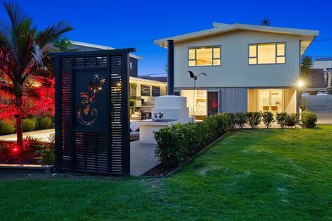 Photo of property in 4 Tahi Road, Paraparaumu Beach, Paraparaumu, 5032