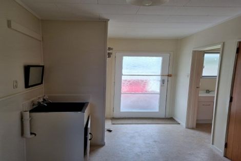 Photo of property in 3/58 View Road, Henderson, Auckland, 0612