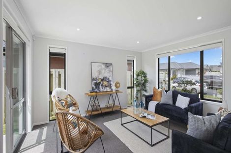 Photo of property in 5 O Ruamano Crescent, Pukekohe, 2120