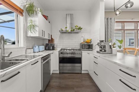 Photo of property in 12 Ellison Street, Napier South, Napier, 4110