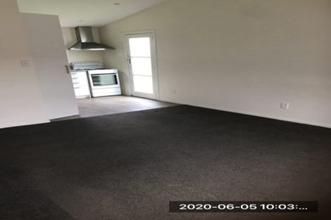 Photo of property in 2 Vera Road, Te Atatu South, Auckland, 0610