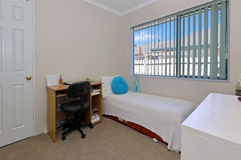 Photo of property in 1 Poinsettia Place, Henderson, Auckland, 0610