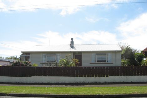 Photo of property in 1 Barry Street, Ferndale, New Plymouth, 4310