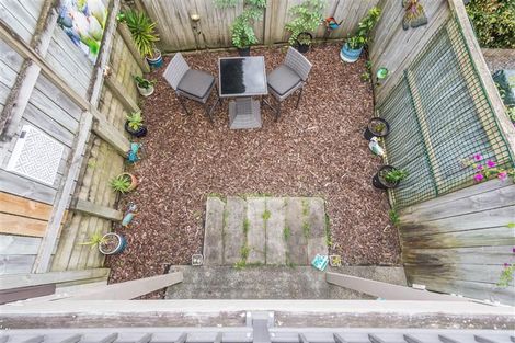 Photo of property in 4/94 Glengarry Road, Glen Eden, Auckland, 0602