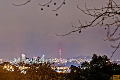 Photo of property in 5 Mowbray Place, Sunnynook, Auckland, 0620