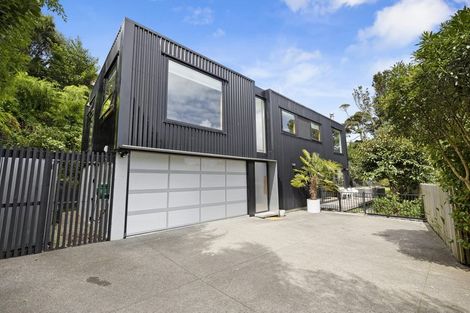 Photo of property in 76 Cutfield Road, New Plymouth, 4310