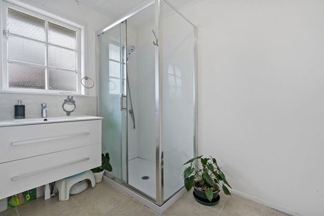 Photo of property in 14 Joanne Place, Rosehill, Papakura, 2113