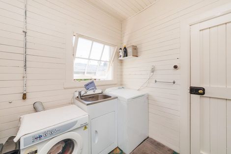 Photo of property in 100 Marne Street, Hokowhitu, Palmerston North, 4410