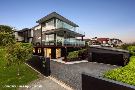 Photo of property in G 01/97 Pupuke Road, Northcote, Auckland, 0627