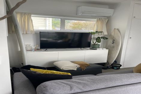 Photo of property in 118 Lyall Parade, Lyall Bay, Wellington, 6022