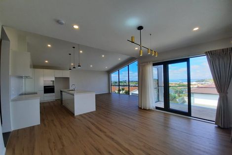 Photo of property in 129a Alec Craig Way, Gulf Harbour, Whangaparaoa, 0930