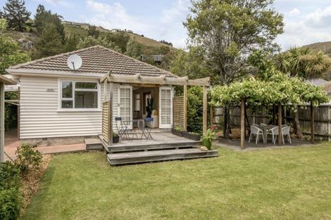 Photo of property in 50 Bay View Road, Moncks Bay, Christchurch, 8081