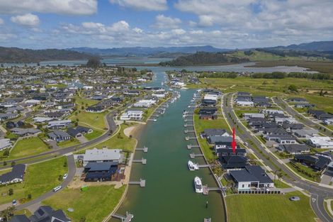 Photo of property in 13 Awatea Drive, Whitianga, 3510