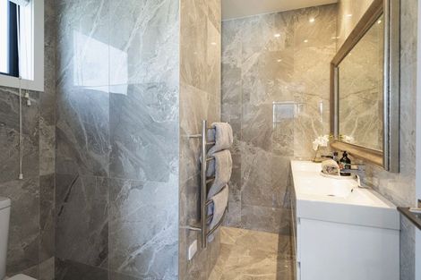 Photo of property in 13 Awatea Drive, Whitianga, 3510