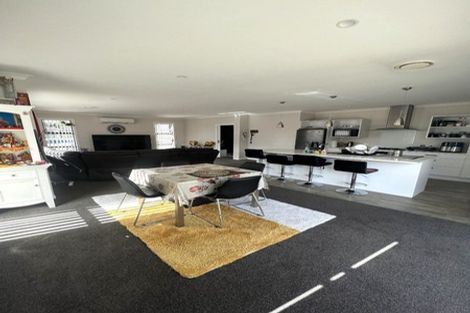 Photo of property in 10 Poulson Grove, Trentham, Upper Hutt, 5018