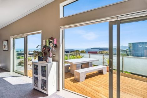 Photo of property in 6 Ocean Vista Lane, Paraparaumu, 5032