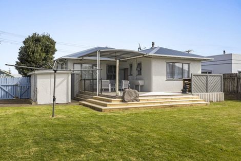 Photo of property in 15 Tasman Street, Opunake, 4616