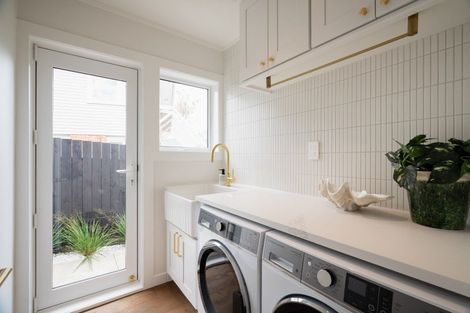 Photo of property in 2/6 Marsh Avenue, Forrest Hill, Auckland, 0620