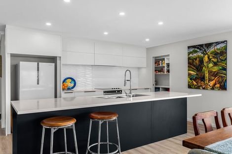 Photo of property in 98 Kaurinui Crescent, One Tree Point, 0118