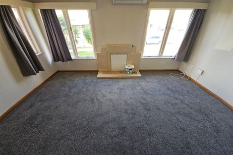 Photo of property in 17 Sutton Crescent, Papakura, 2110