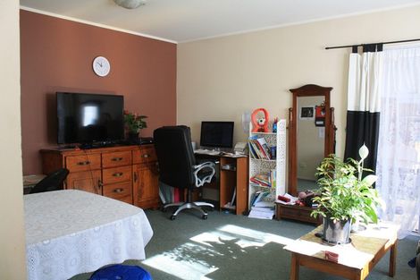 Photo of property in 22 Rotoiti Avenue, Pakuranga Heights, Auckland, 2010