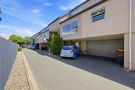 Photo of property in 8a Broadbent Street, Riccarton, Christchurch, 8041