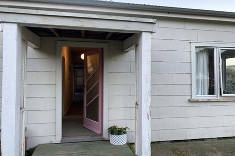 Photo of property in 65 Broadway, Picton, 7220