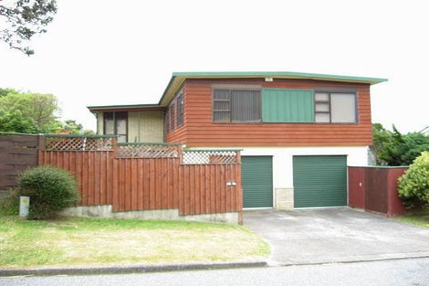 Photo of property in 27 Kingston Heights Road, Kingston, Wellington, 6021