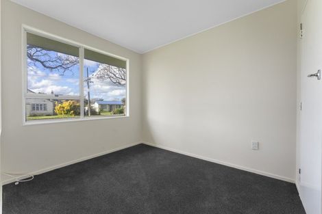 Photo of property in 1 Haast Place, Awapuni, Palmerston North, 4412