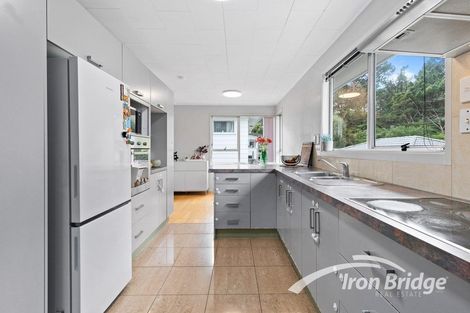 Photo of property in 14 Regency Place, Sunnynook, Auckland, 0632