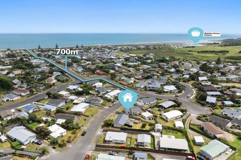 Photo of property in 1 Colenso Place, Otaki Beach, Otaki, 5512