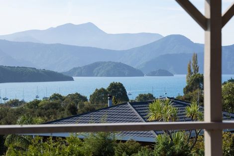 Photo of property in 7 Matai Place, Waikawa, Picton, 7220