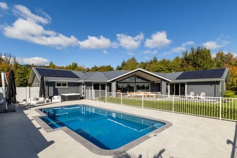 Photo of property in 12 Spur Road, Havelock North, 4130