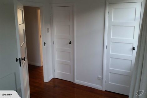 Photo of property in 60 Old Lake Road, Narrow Neck, Auckland, 0624