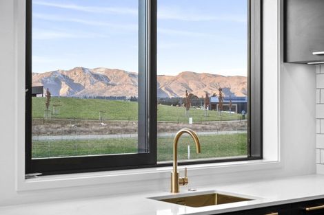 Photo of property in 31 Packer Road, Wanaka, 9382