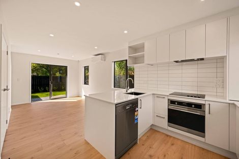 Photo of property in 7/721 Te Atatu Road, Te Atatu Peninsula, Auckland, 0610