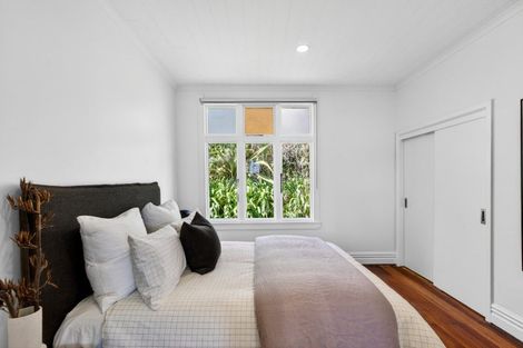 Photo of property in 1 Denholm Road, Hospital Hill, Napier, 4110